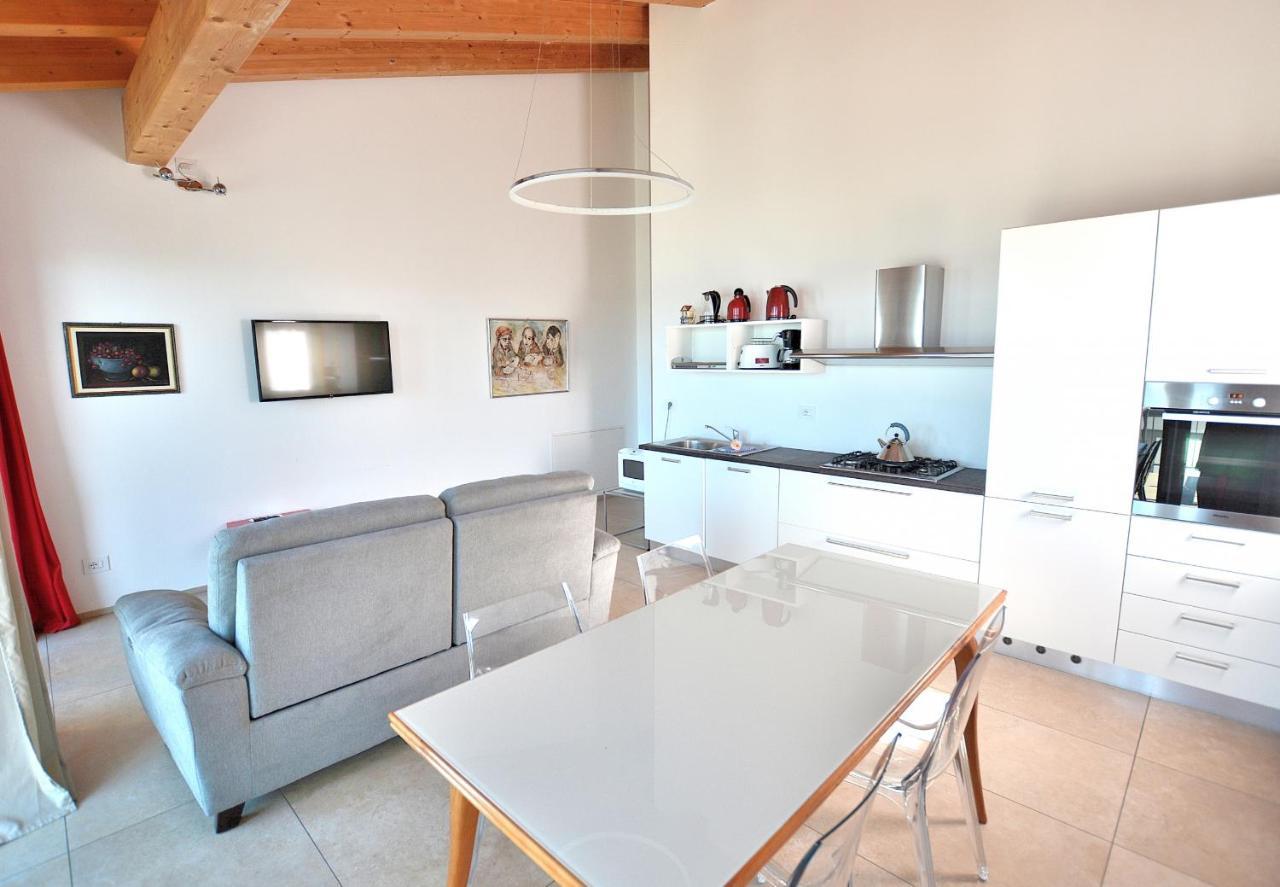 South Apartment With Pool Torri Del Benaco Zewnętrze zdjęcie